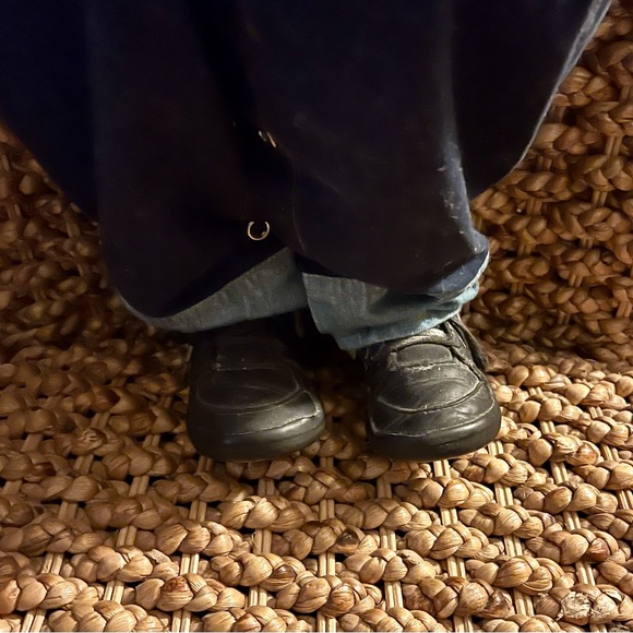 Amish doll holding teddy bear- appears to be vintage. - Picture 4 of 5